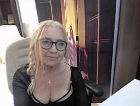 BlondeSofia Cam