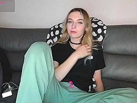 Almondmilka Cam