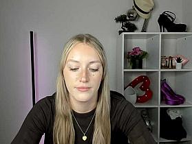 EvelynBlond Cam