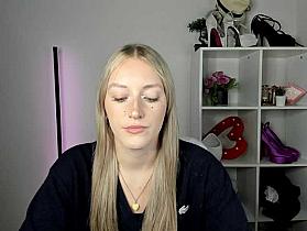 EvelynBlond Cam