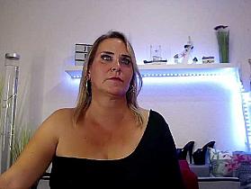 JuliaPink Cam