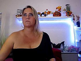 JuliaPink Cam