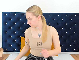 AlexaKisses Cam