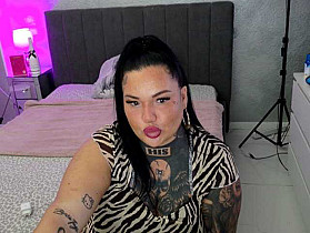 MelinaCurves Cam