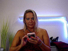 JuliaPink Cam