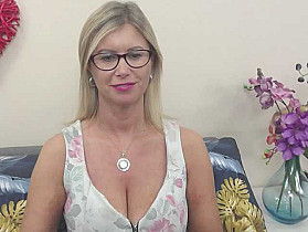 DoreenKiss Cam