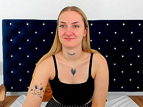 AlexaKisses Cam