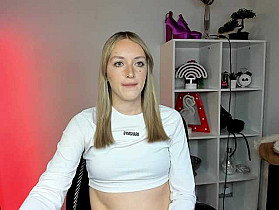 EvelynBlond Cam