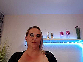 JuliaPink Cam