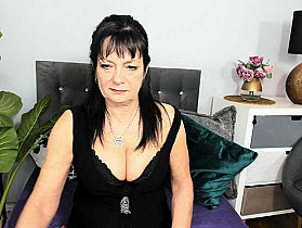 CrystalWomenX Cam