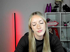 EvelynBlond Cam