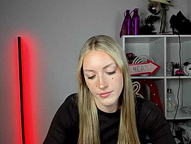 EvelynBlond Cam