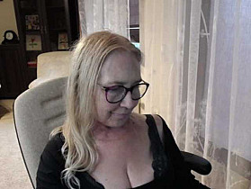 BlondeSofia Cam