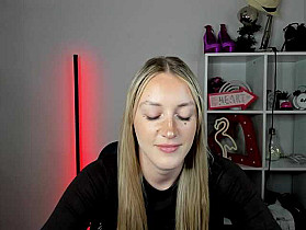 EvelynBlond Cam