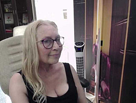 BlondeSofia Cam